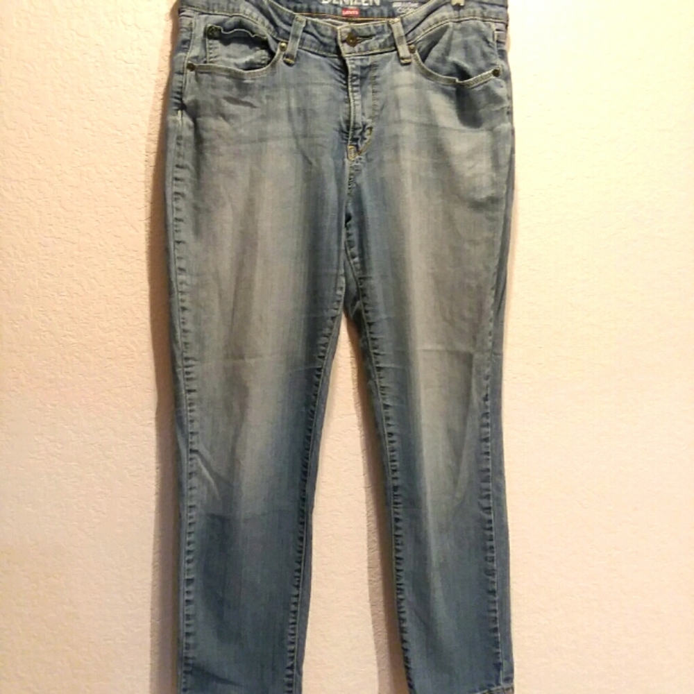 Levis Denizen Modern Straight Crop Jeans